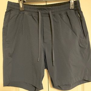 Mens Lululemon Bowline Short Size L